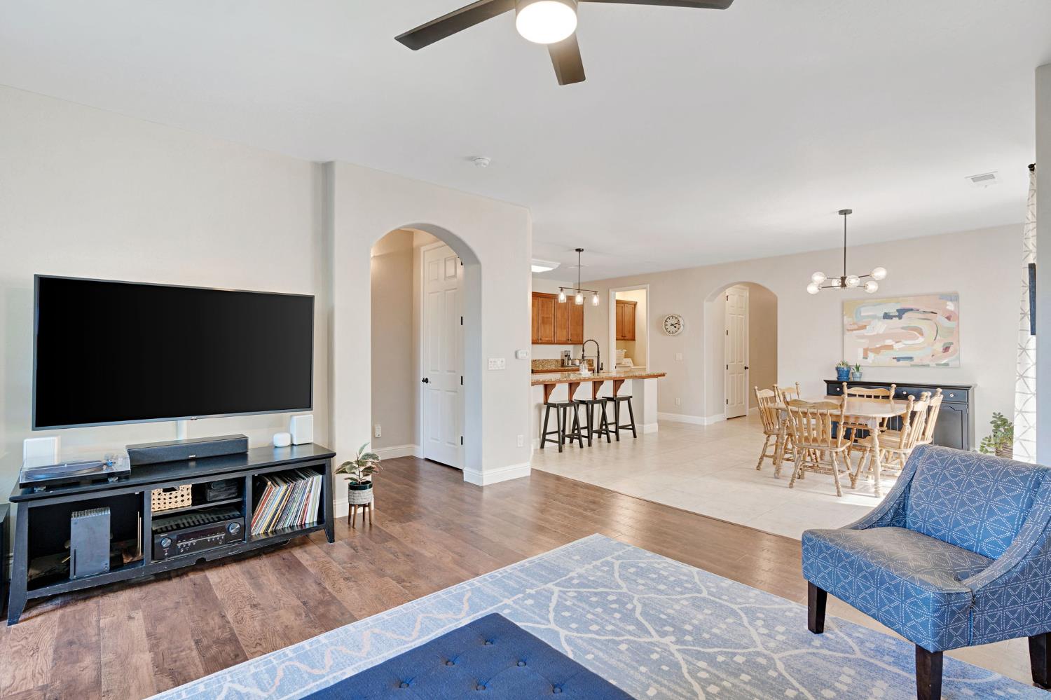 6810 W Stuart Ave, Fresno, CA 93723