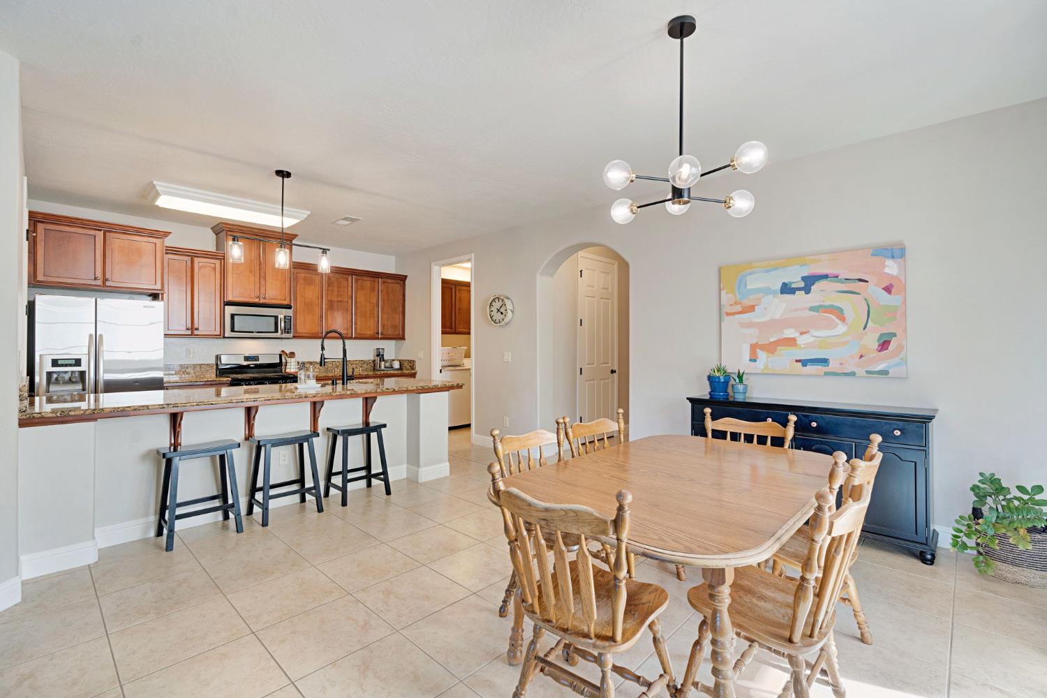 6810 W Stuart Ave, Fresno, CA 93723