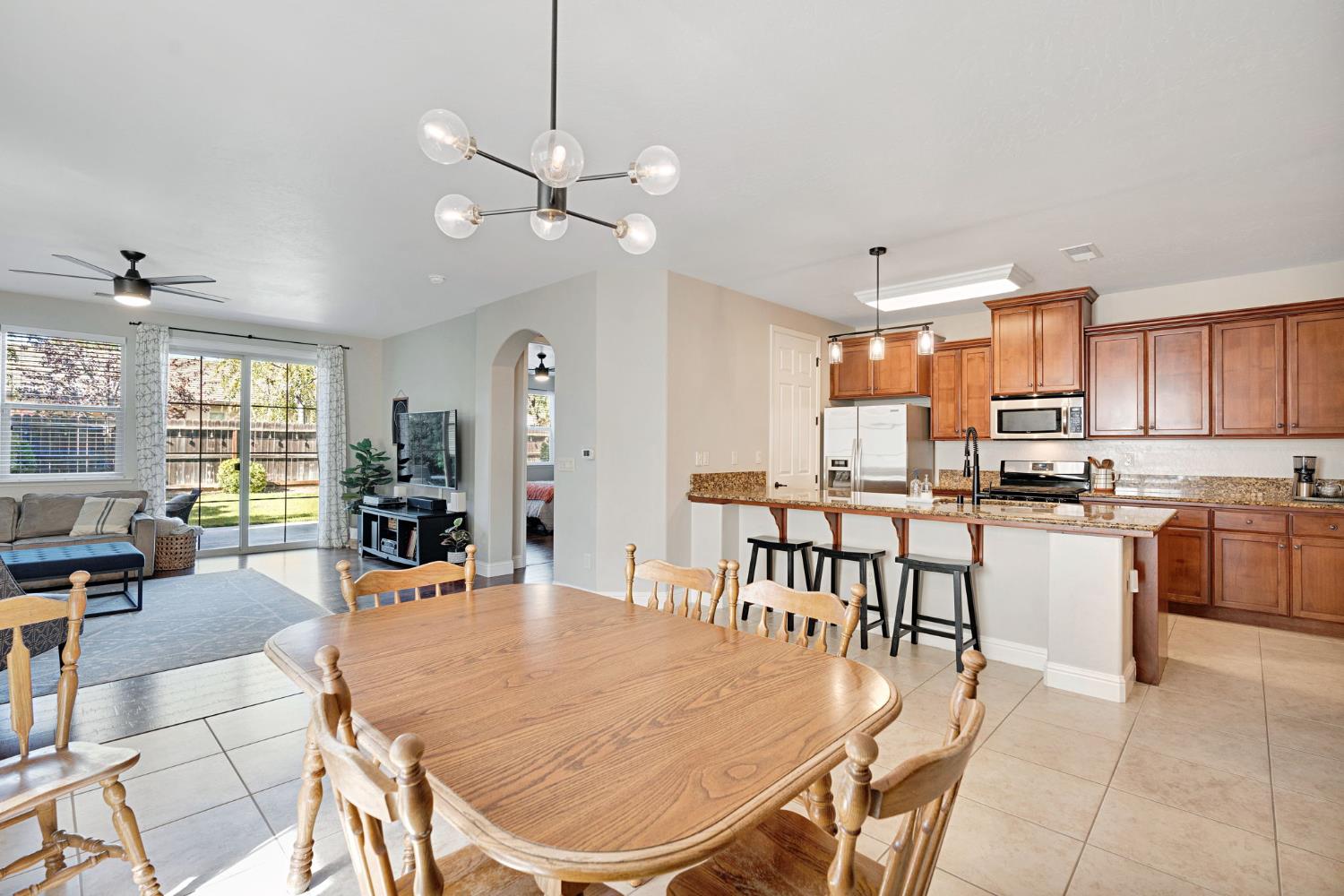 6810 W Stuart Ave, Fresno, CA 93723