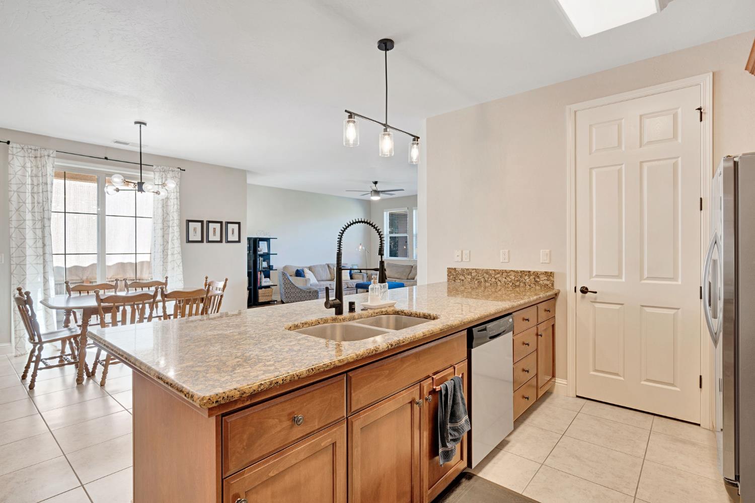 6810 W Stuart Ave, Fresno, CA 93723