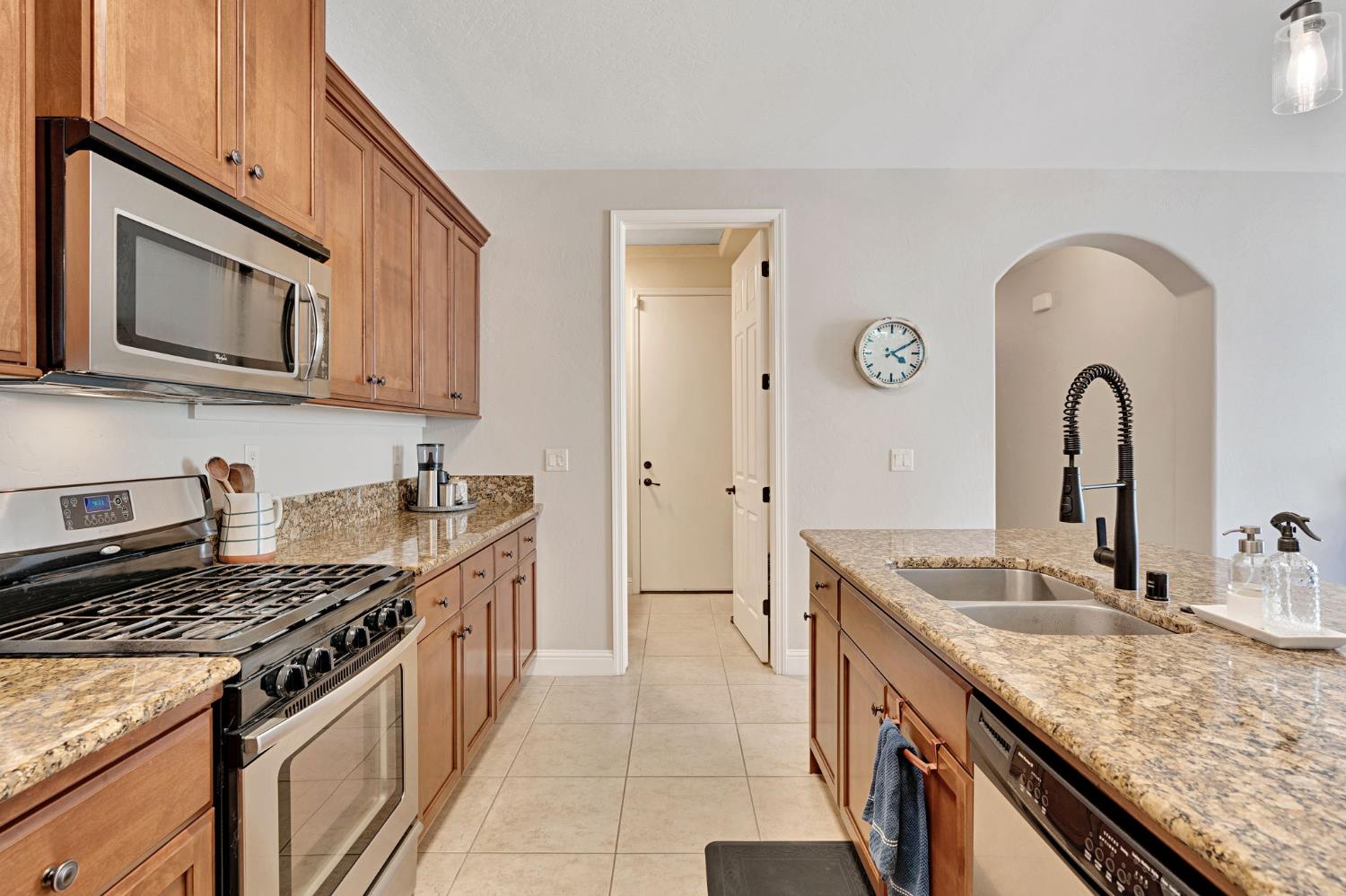 6810 W Stuart Ave, Fresno, CA 93723