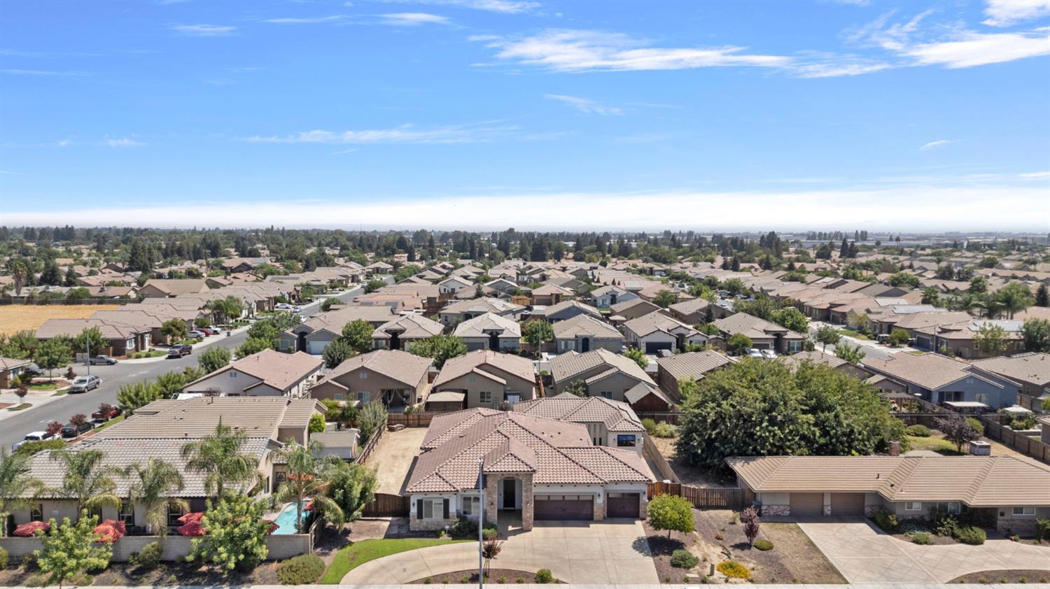 287 S Westberry Blvd, Madera, CA 93637