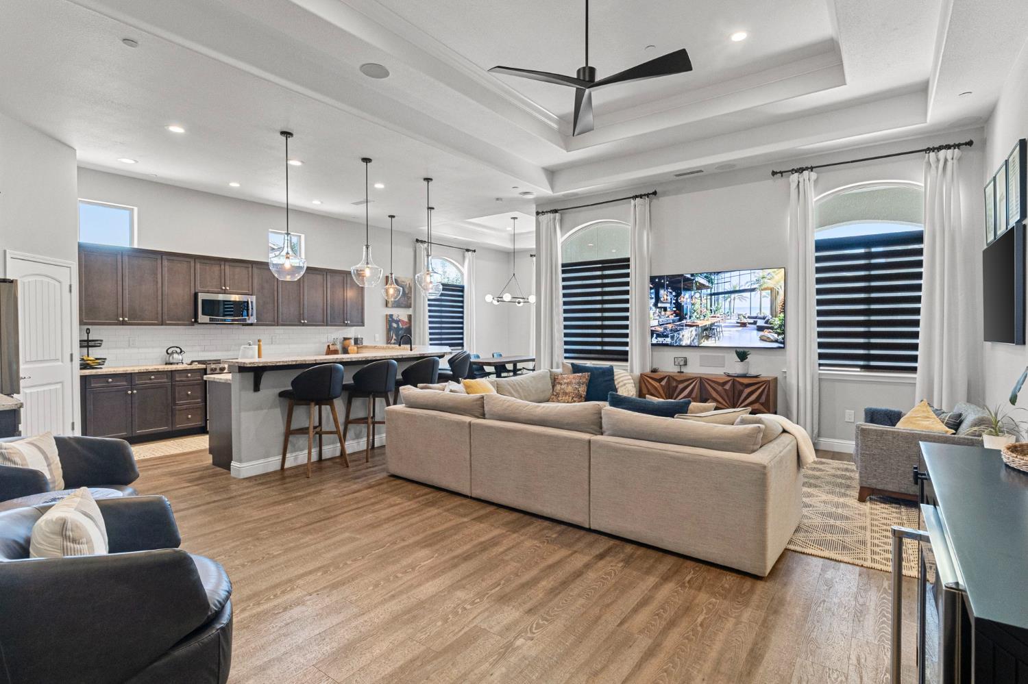 287 S Westberry Blvd, Madera, CA 93637