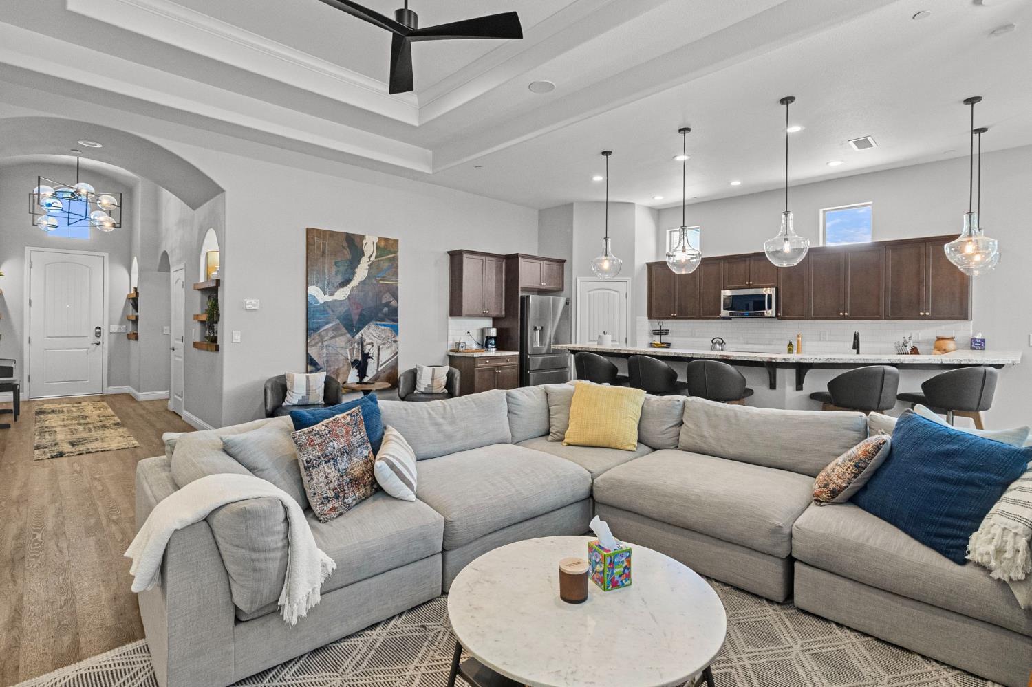 287 S Westberry Blvd, Madera, CA 93637
