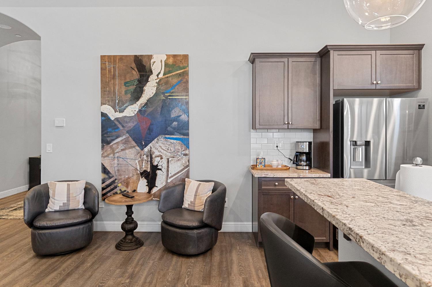 287 S Westberry Blvd, Madera, CA 93637