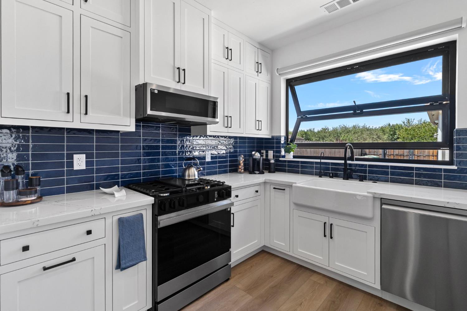 287 S Westberry Blvd, Madera, CA 93637