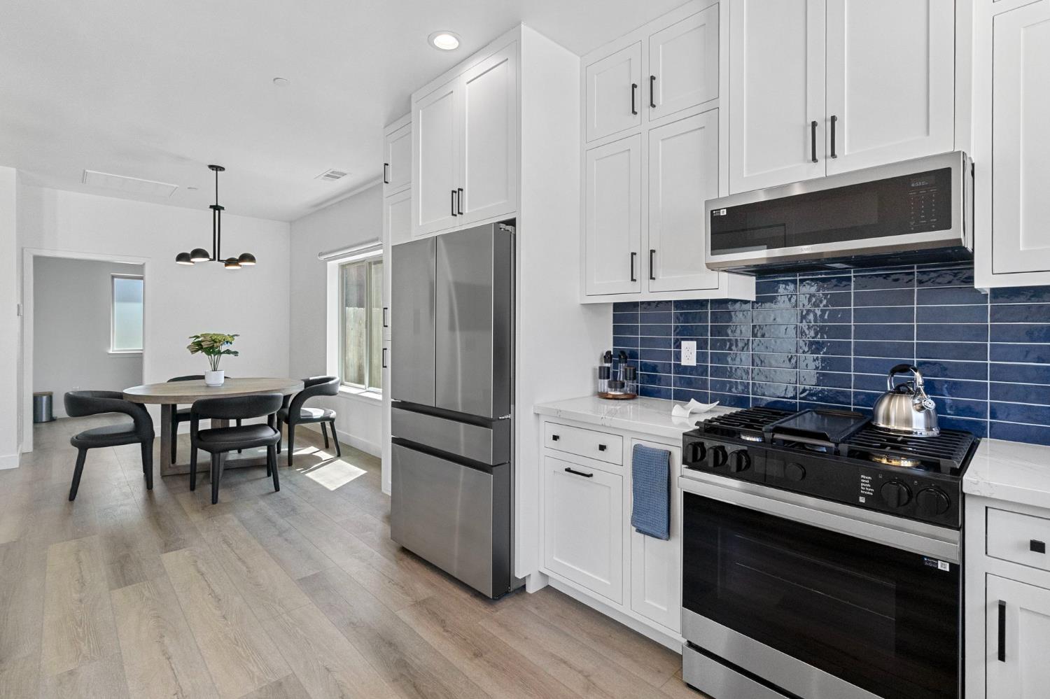 287 S Westberry Blvd, Madera, CA 93637