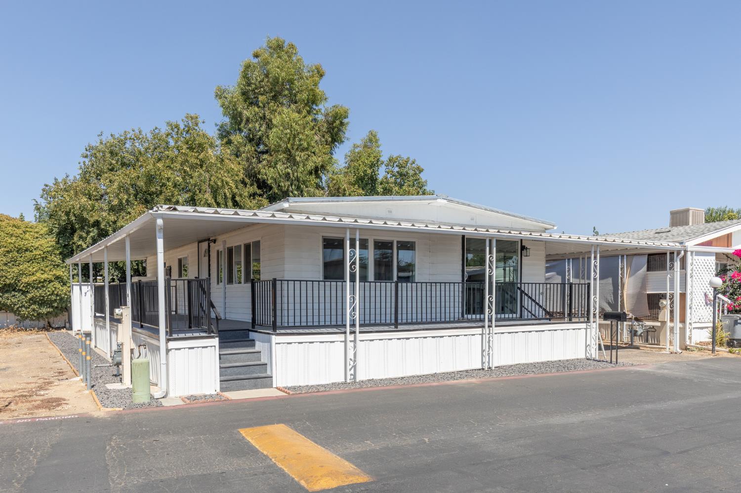1272 Villa Ave #49, Clovis, CA 93612