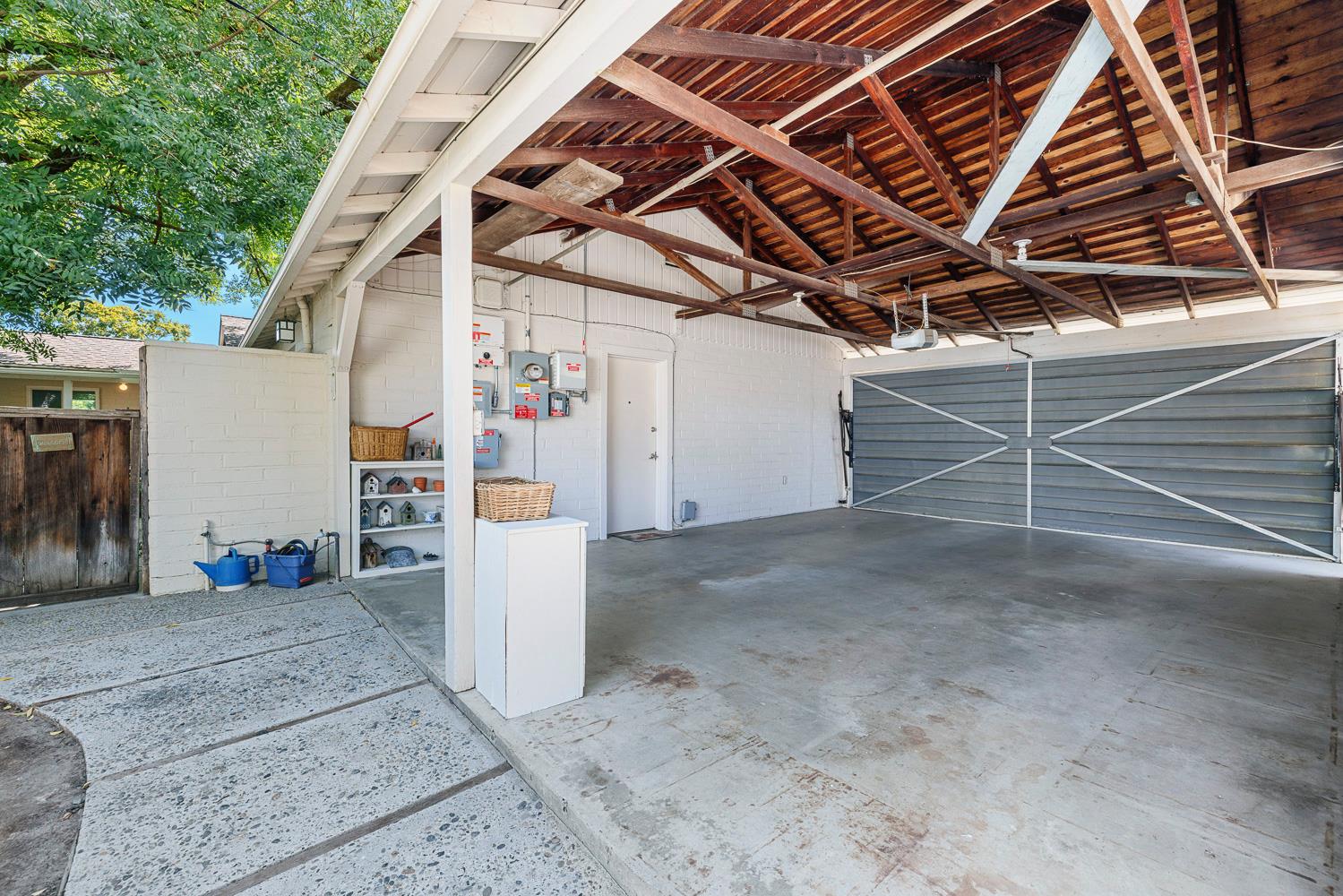 4511 N Thorne, Fresno, CA 93704
