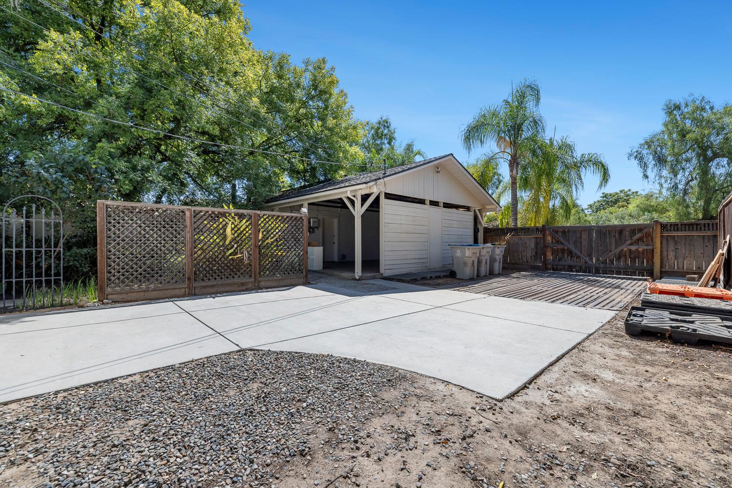 4511 N Thorne, Fresno, CA 93704