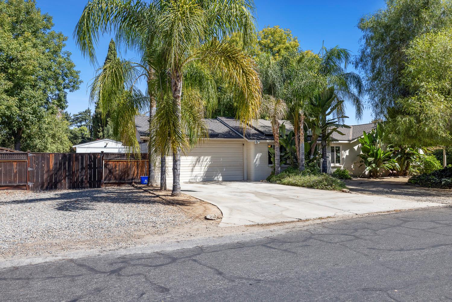 4511 N Thorne, Fresno, CA 93704