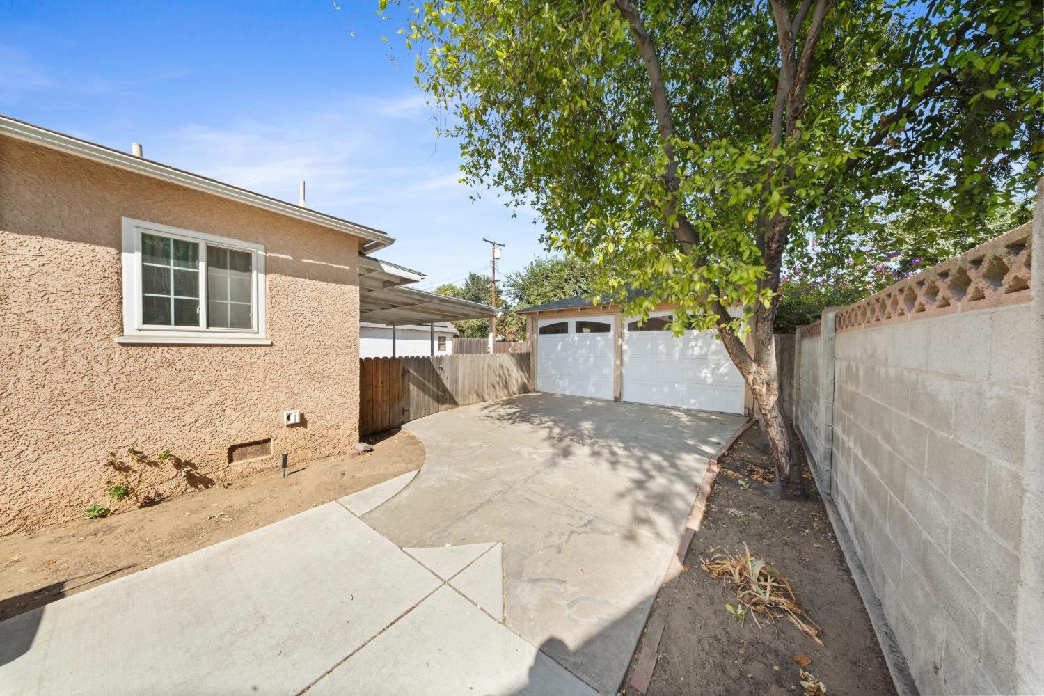 1474 N Thorne Ave, Fresno, CA 93728