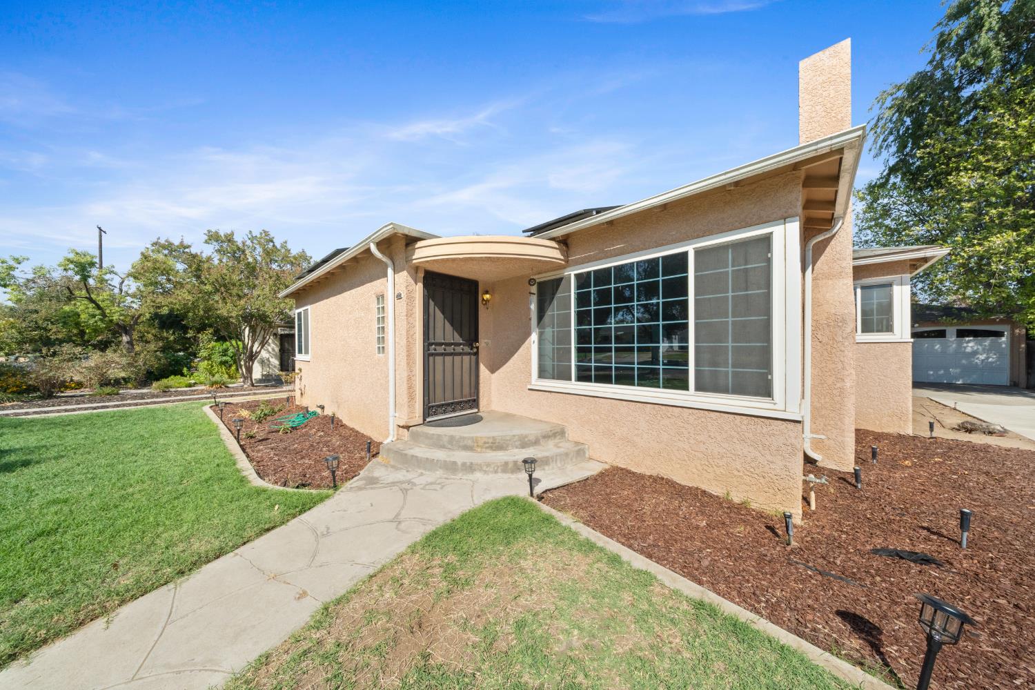 1474 N Thorne Ave, Fresno, CA 93728