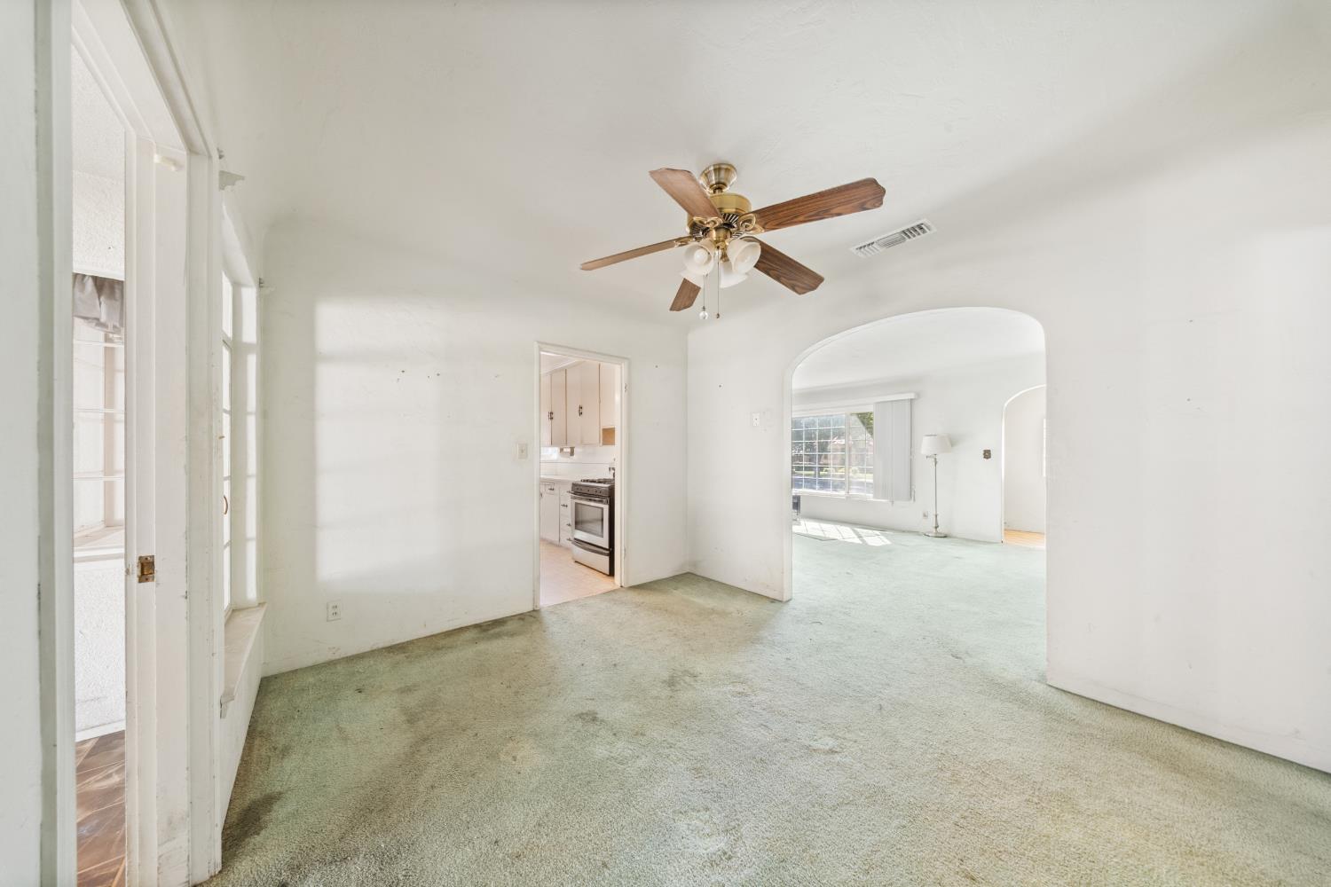 1474 N Thorne Ave, Fresno, CA 93728