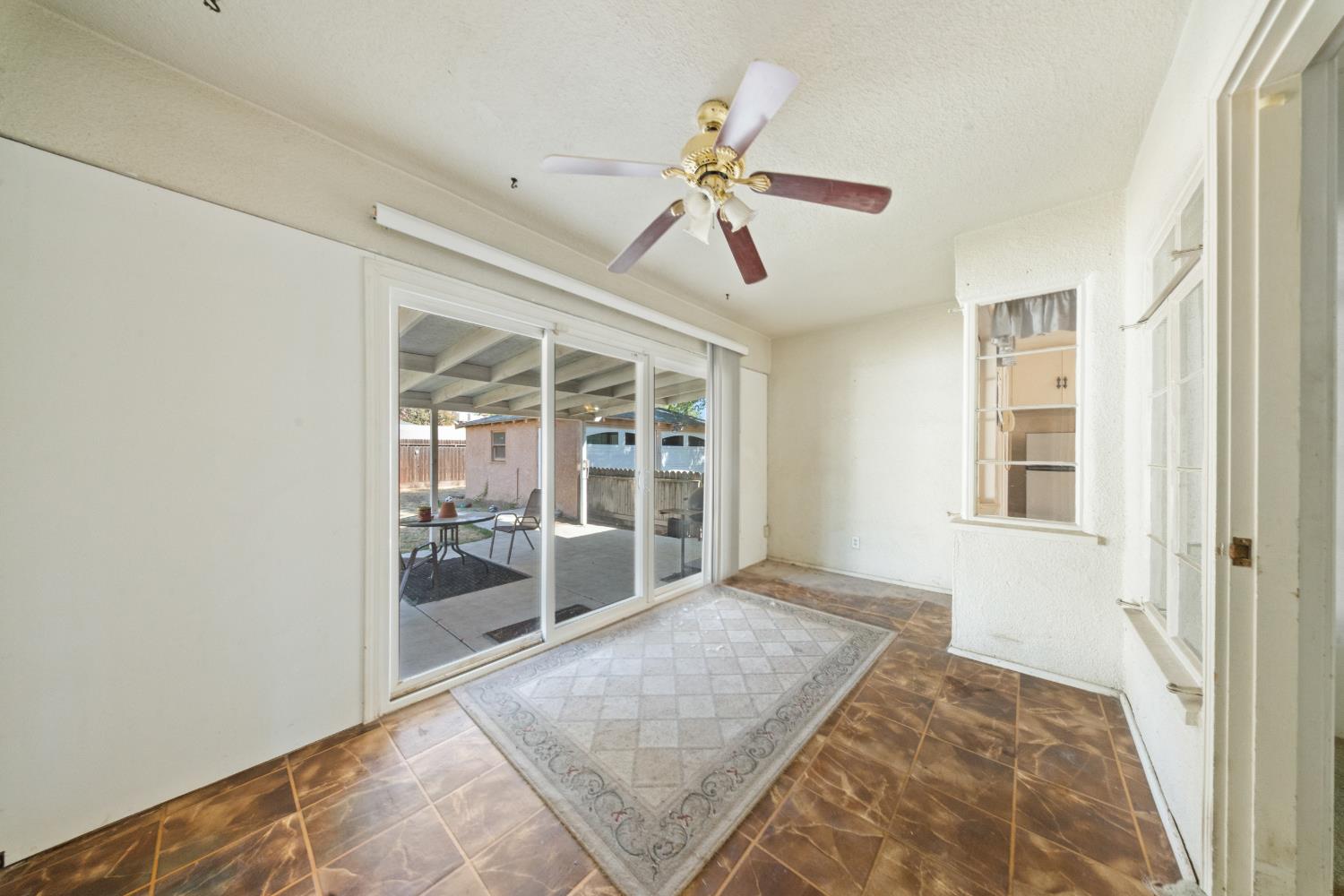 1474 N Thorne Ave, Fresno, CA 93728