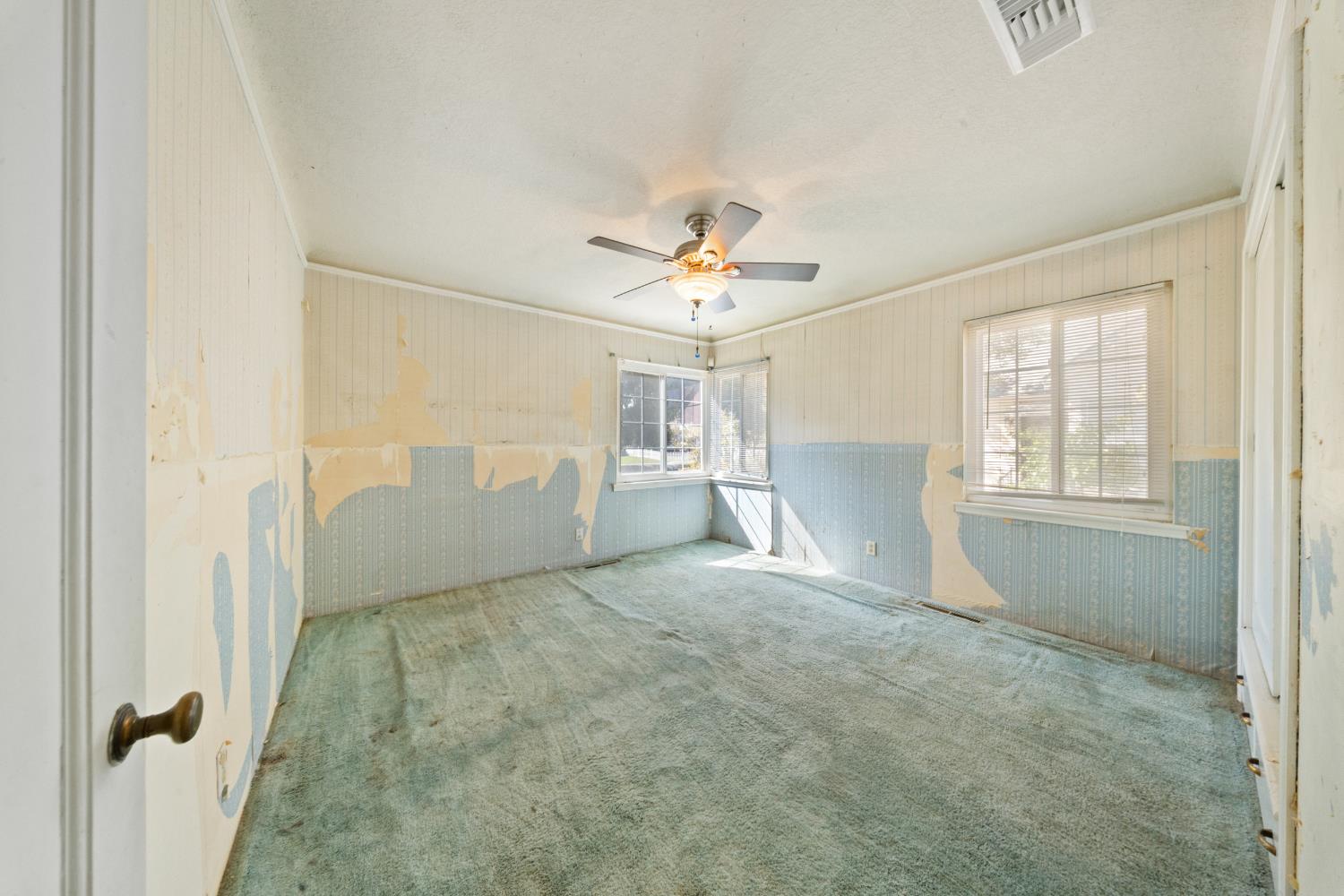 1474 N Thorne Ave, Fresno, CA 93728