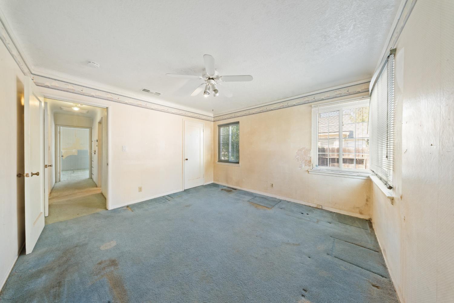 1474 N Thorne Ave, Fresno, CA 93728