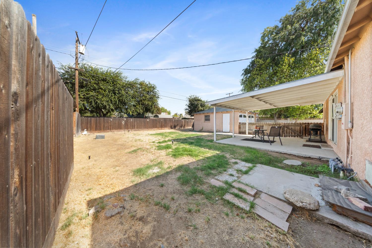 1474 N Thorne Ave, Fresno, CA 93728