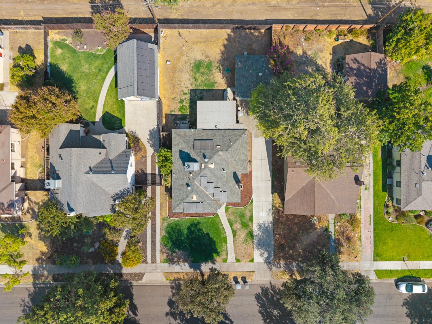 1474 N Thorne Ave, Fresno, CA 93728