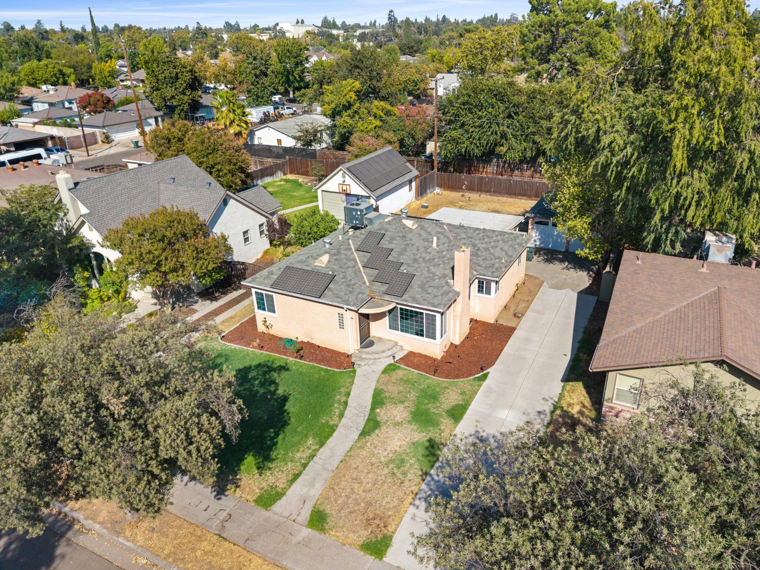 1474 N Thorne Ave, Fresno, CA 93728