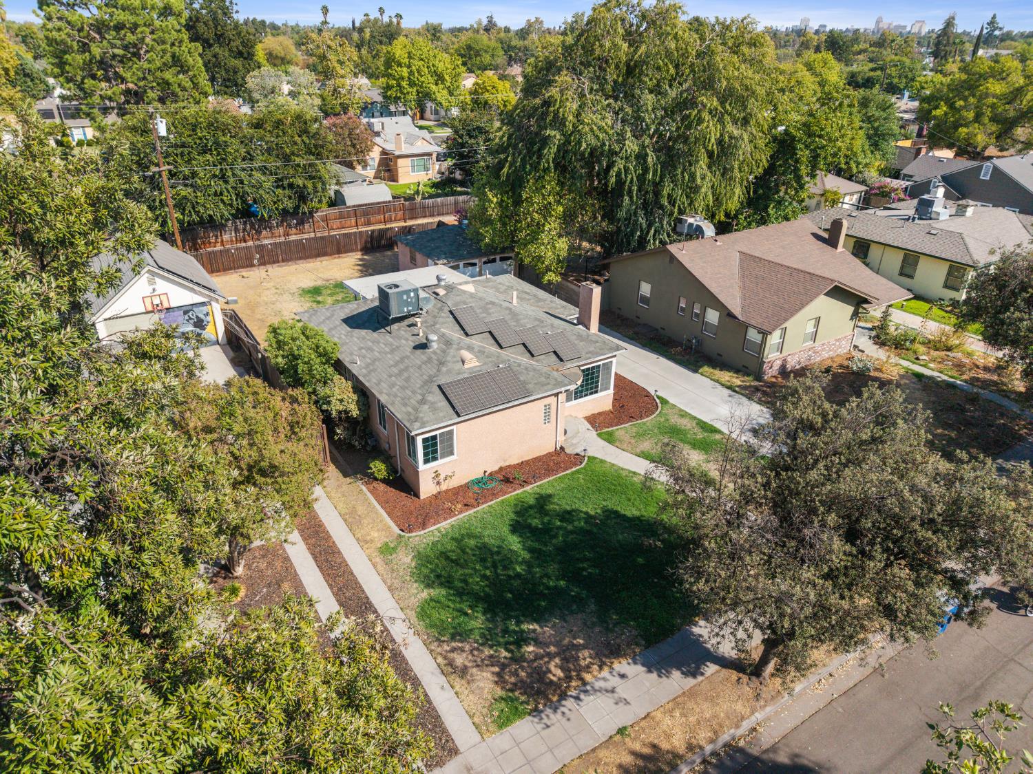 1474 N Thorne Ave, Fresno, CA 93728