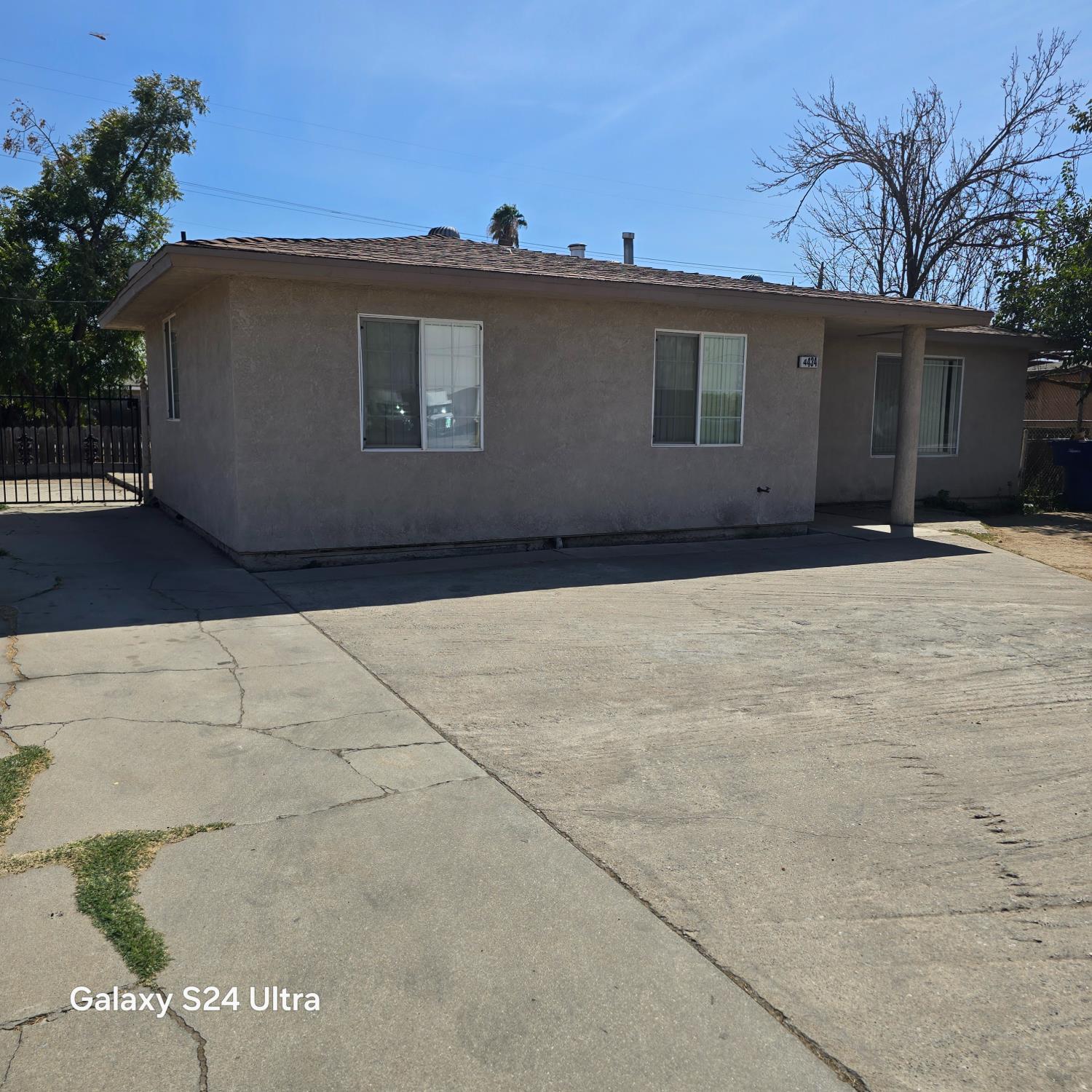 4434 E Church Ave, Fresno, CA 93725