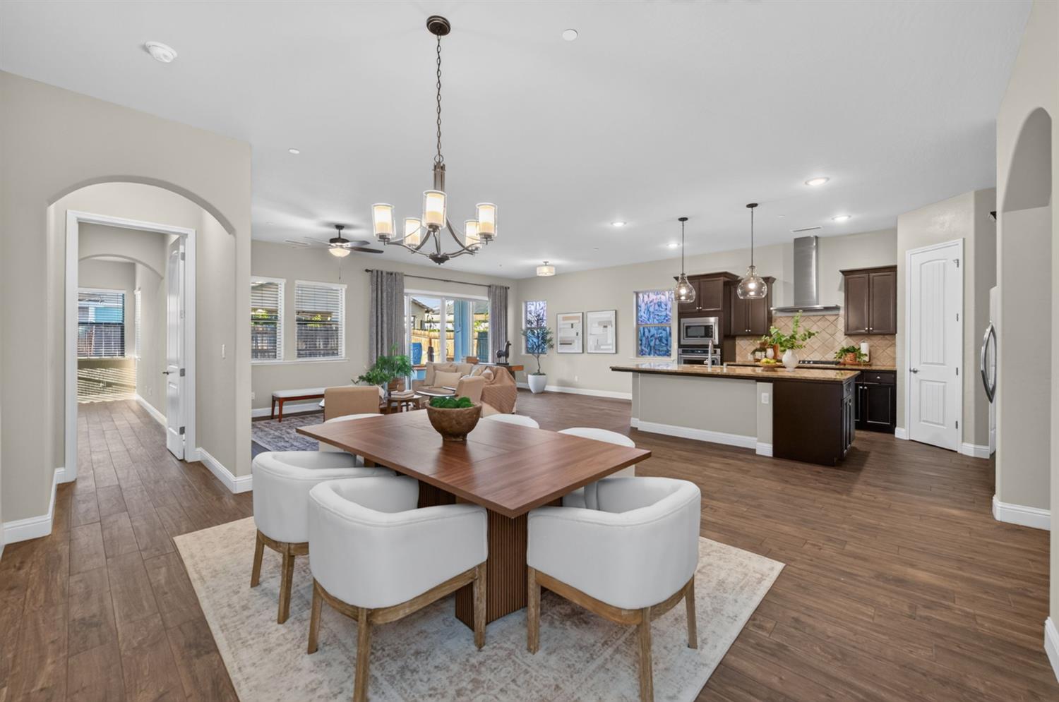 2713 Vermont Ave, Clovis, CA 93619