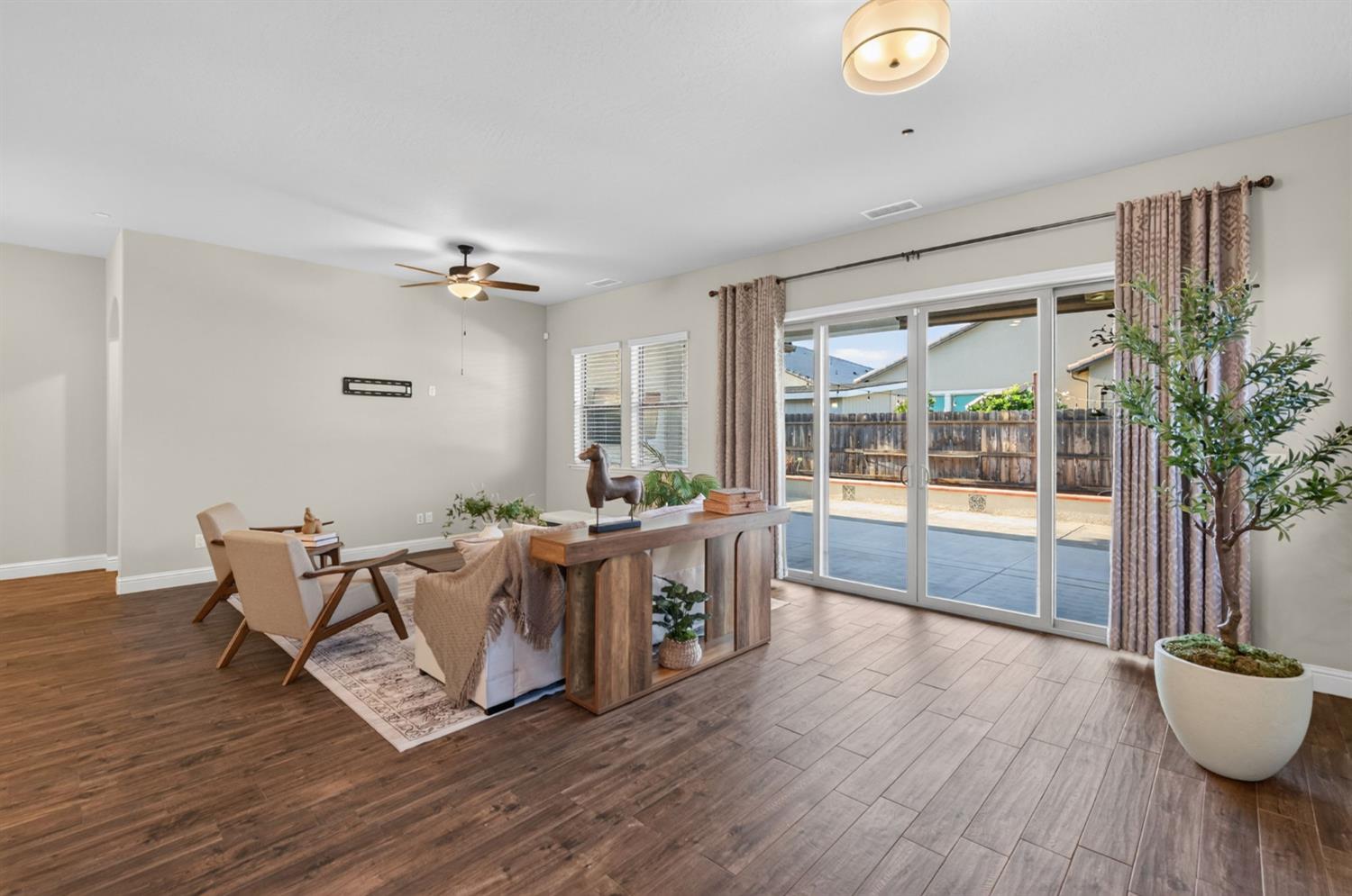 2713 Vermont Ave, Clovis, CA 93619