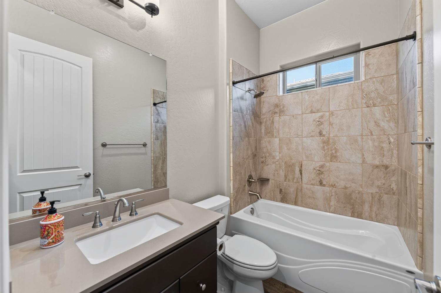 2713 Vermont Ave, Clovis, CA 93619