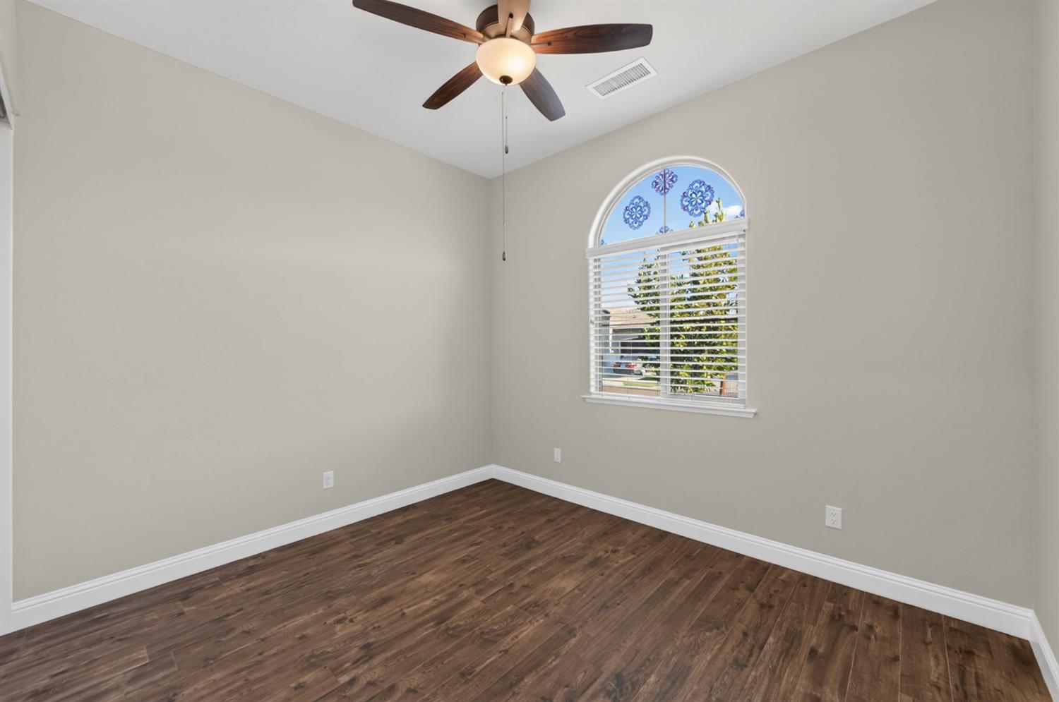 2713 Vermont Ave, Clovis, CA 93619