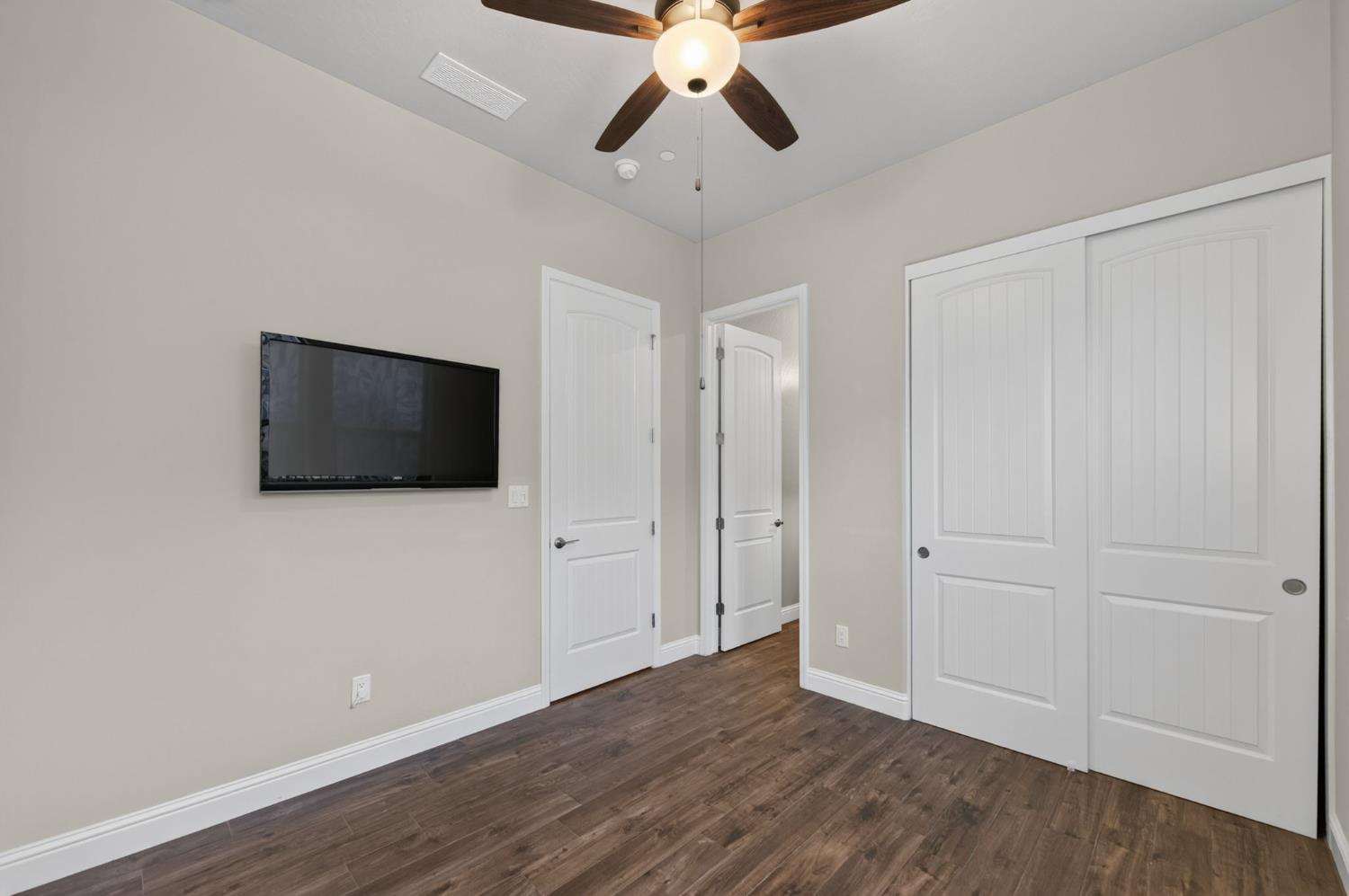 2713 Vermont Ave, Clovis, CA 93619