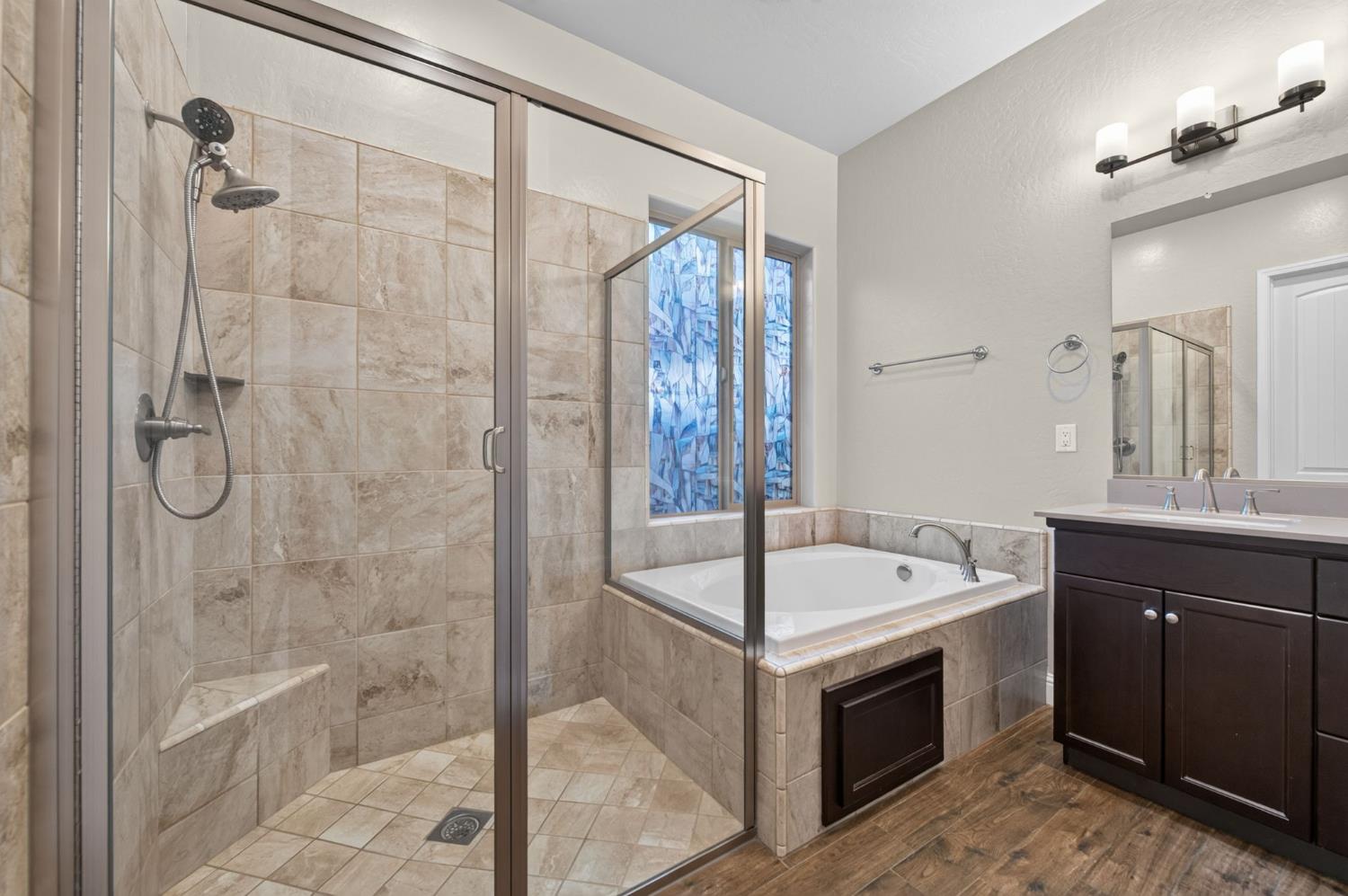 2713 Vermont Ave, Clovis, CA 93619