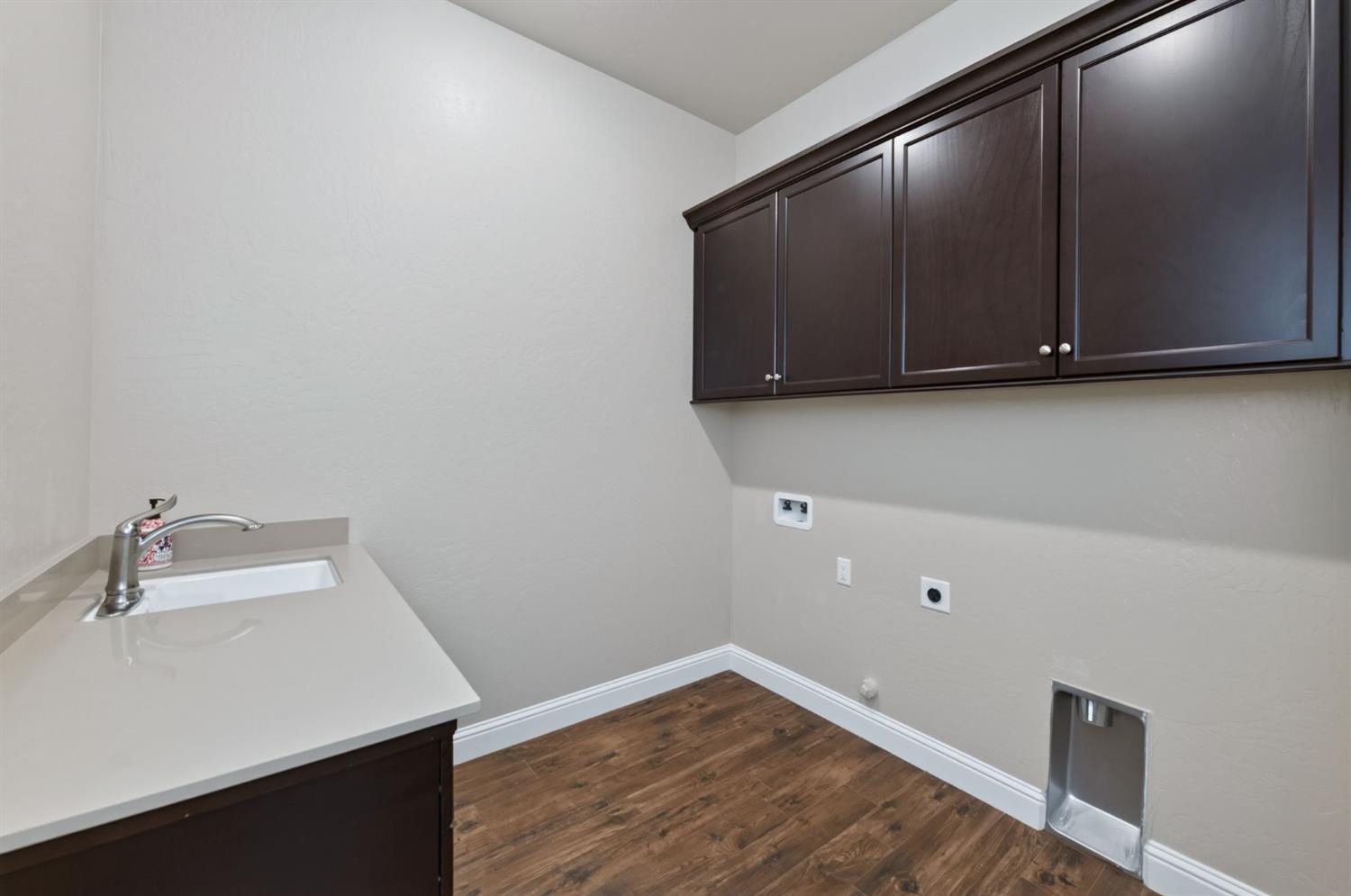 2713 Vermont Ave, Clovis, CA 93619