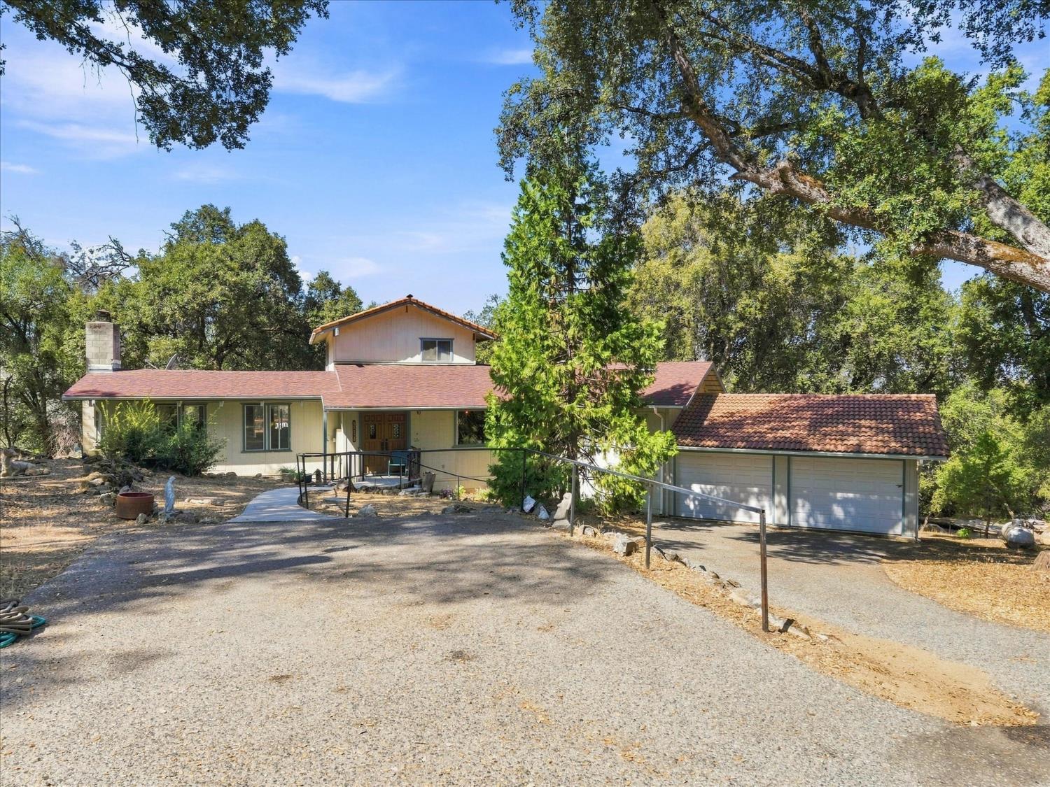 51102 Bon Veu Dr, Oakhurst, CA 93644