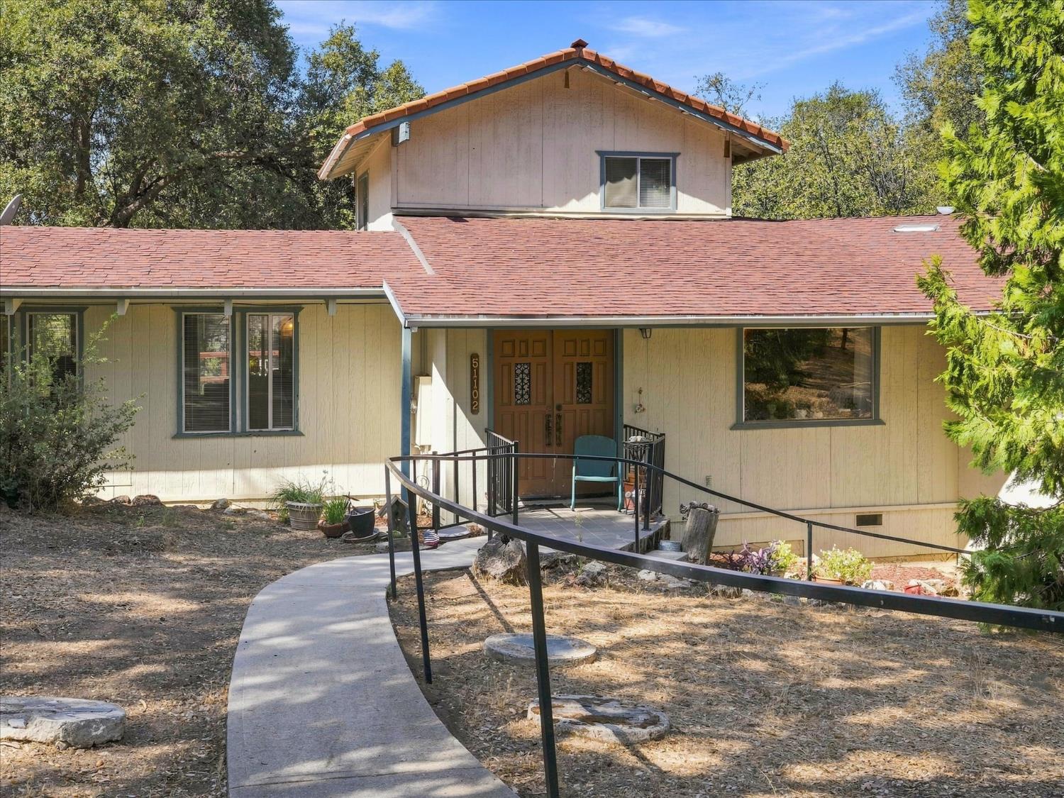 51102 Bon Veu Dr, Oakhurst, CA 93644