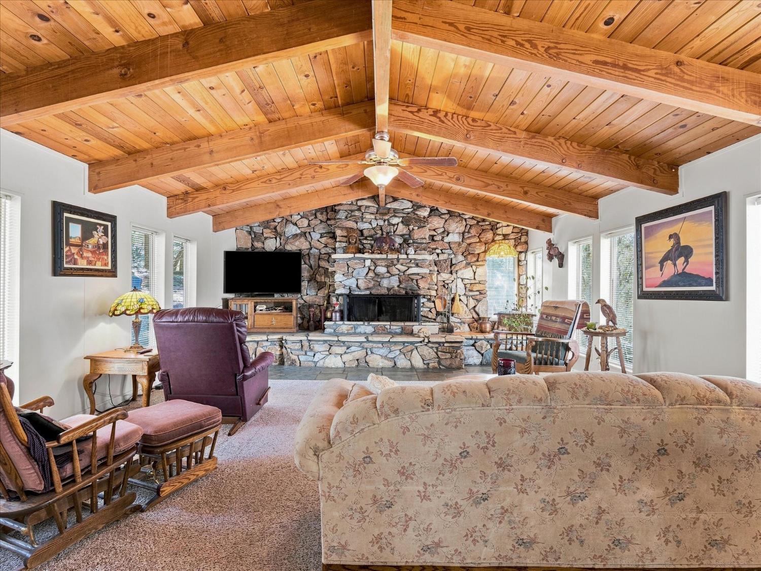51102 Bon Veu Dr, Oakhurst, CA 93644