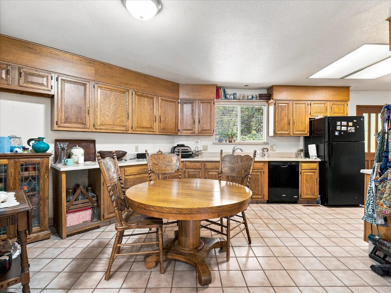 51102 Bon Veu Dr, Oakhurst, CA 93644