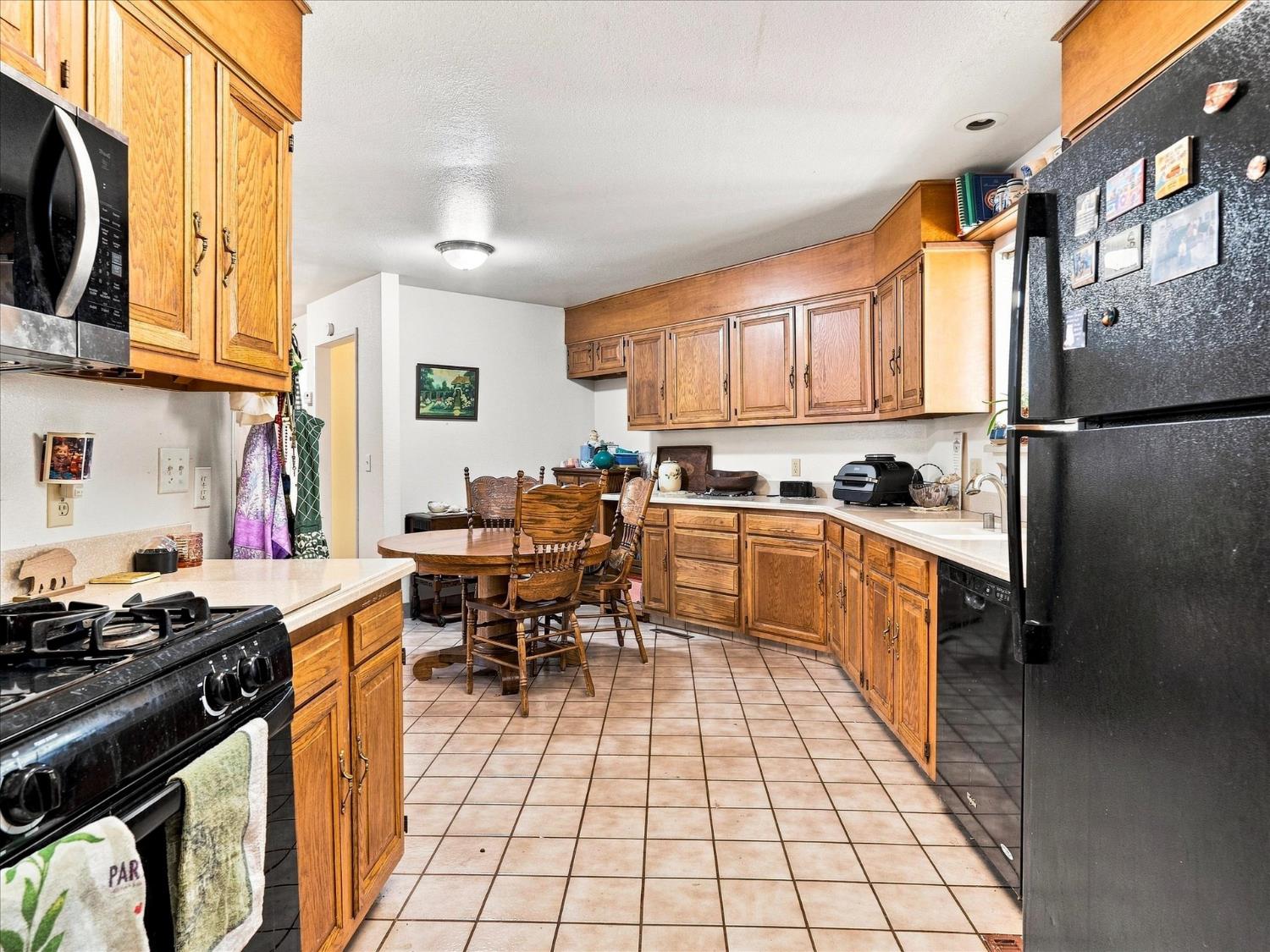 51102 Bon Veu Dr, Oakhurst, CA 93644