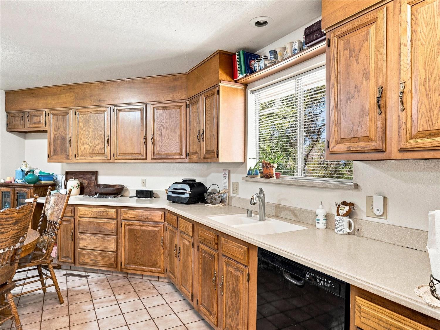 51102 Bon Veu Dr, Oakhurst, CA 93644