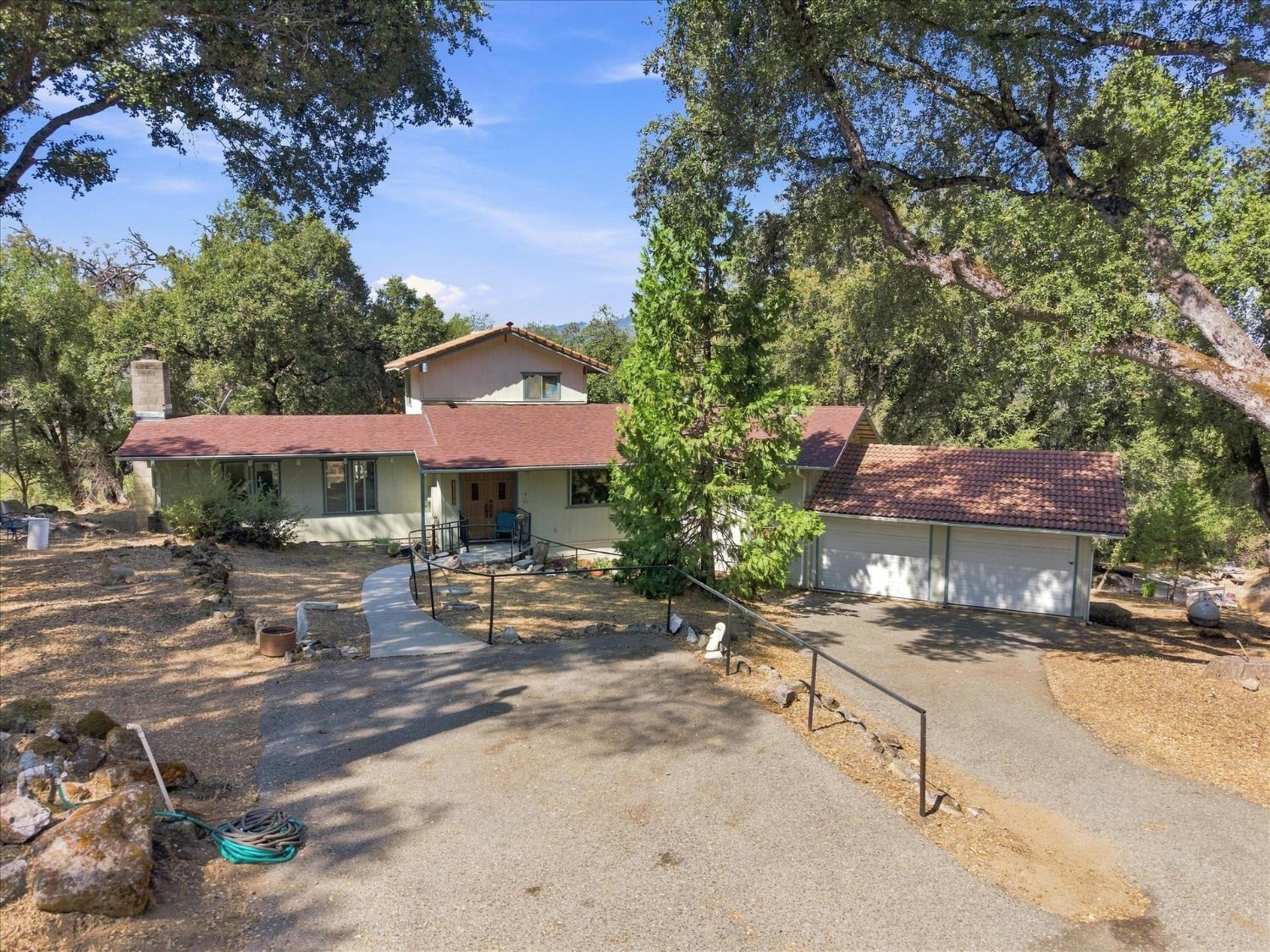 51102 Bon Veu Dr, Oakhurst, CA 93644