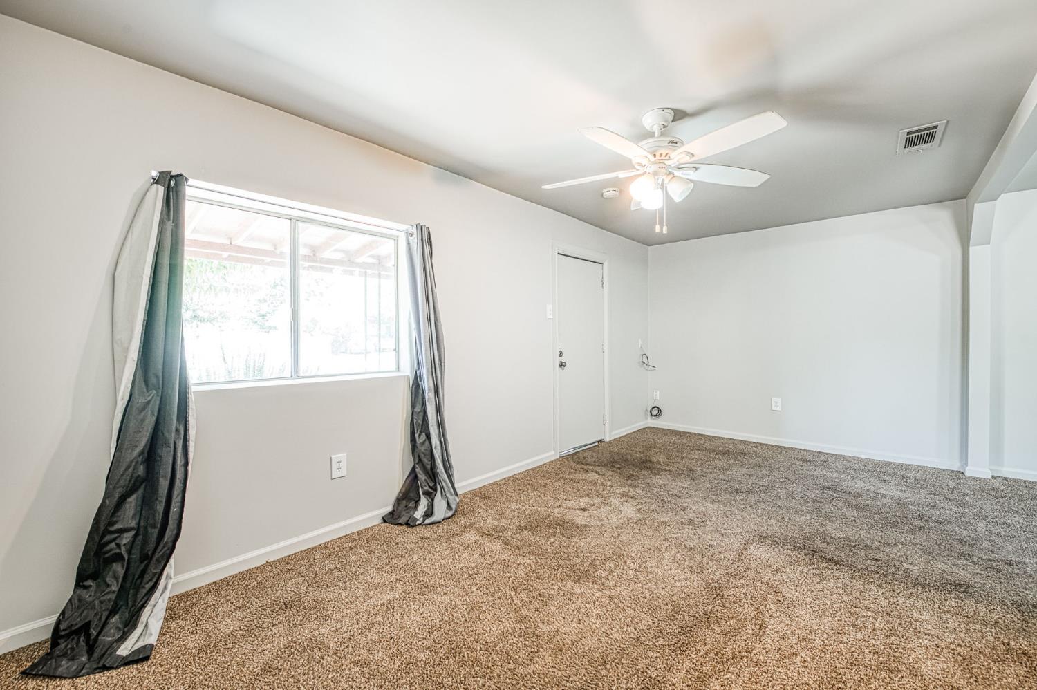 416 Morton Ave, Sanger, CA 93657