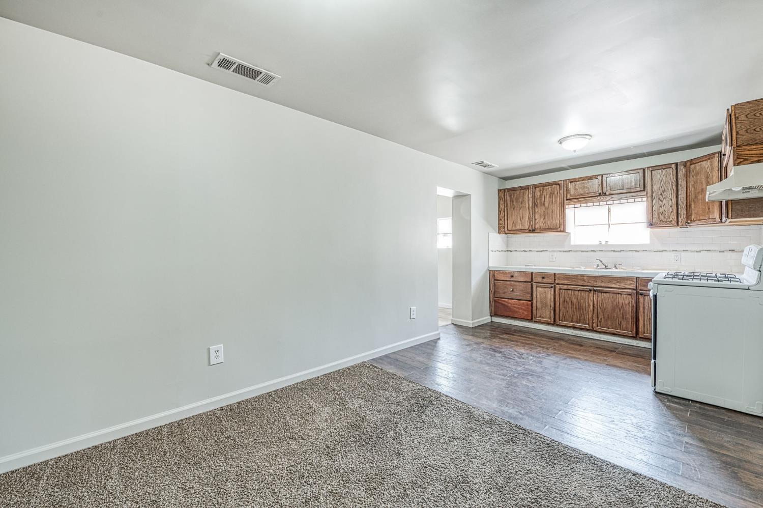 416 Morton Ave, Sanger, CA 93657
