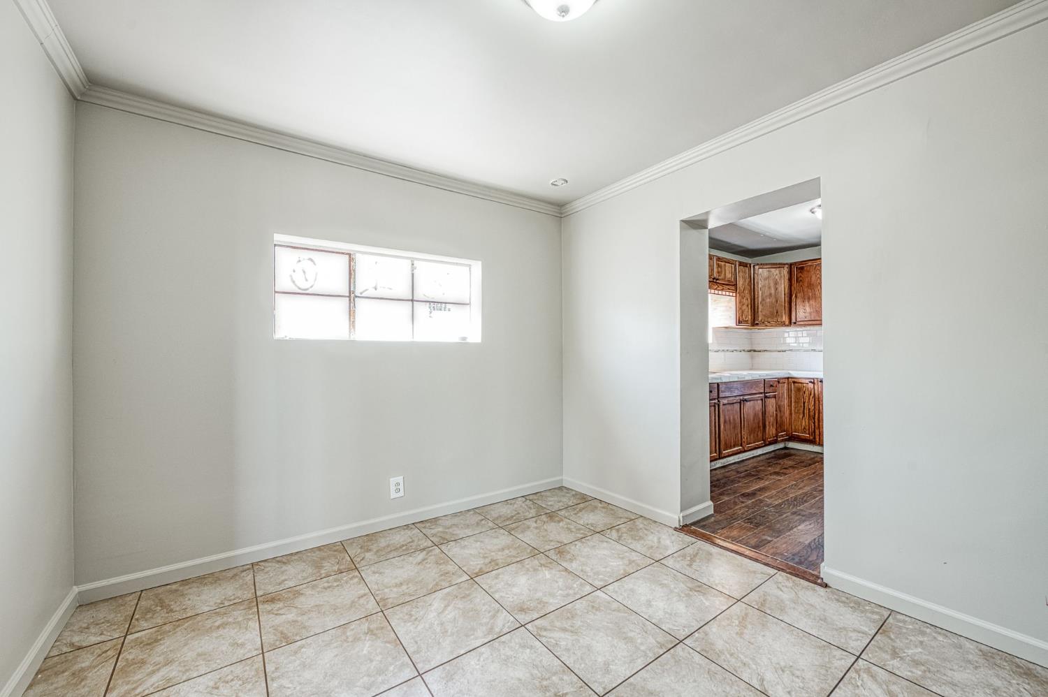416 Morton Ave, Sanger, CA 93657