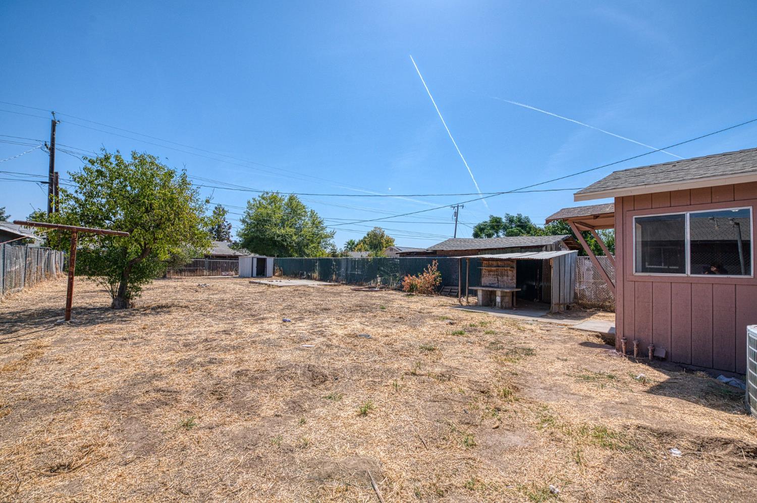 416 Morton Ave, Sanger, CA 93657