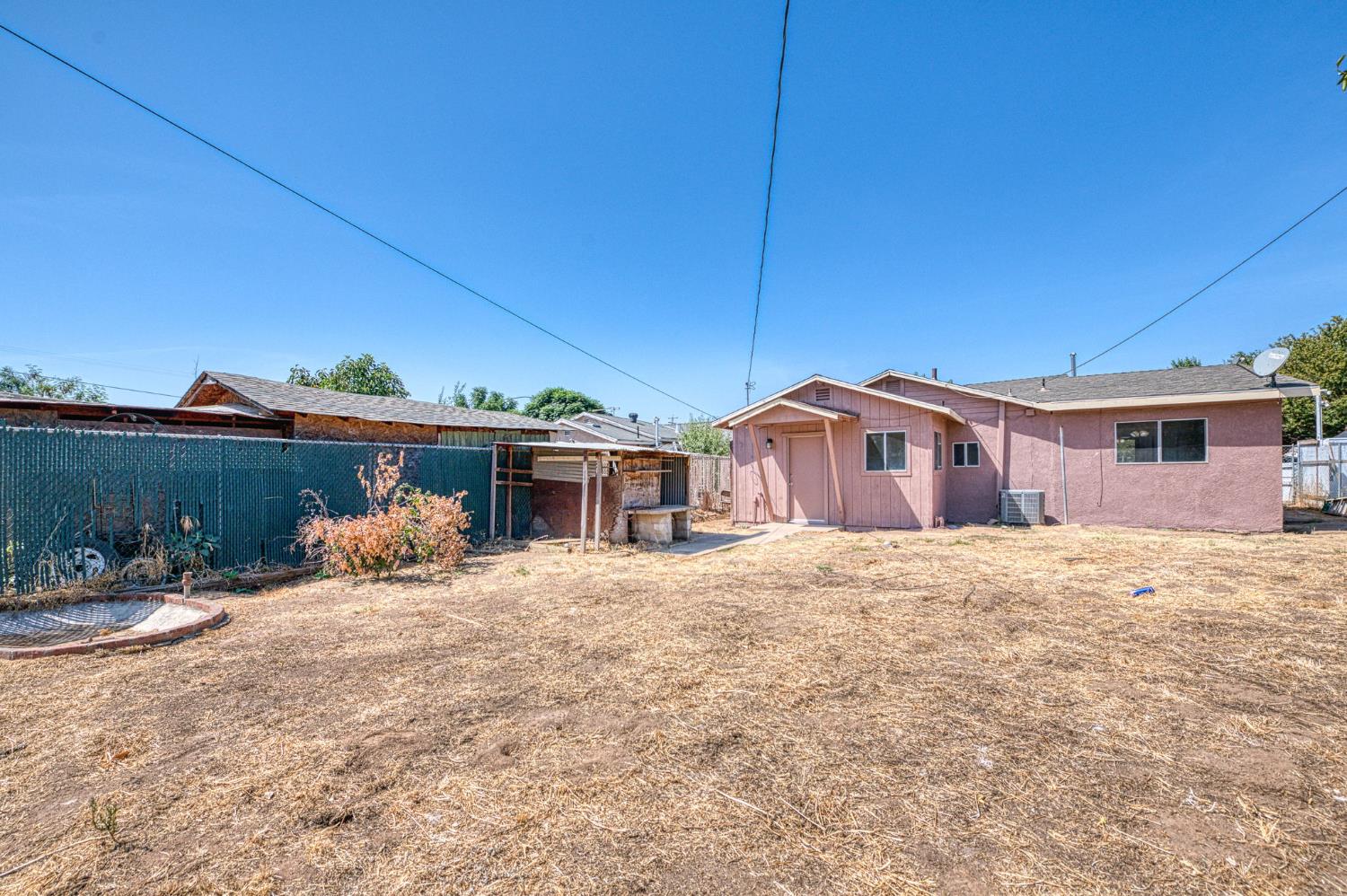 416 Morton Ave, Sanger, CA 93657