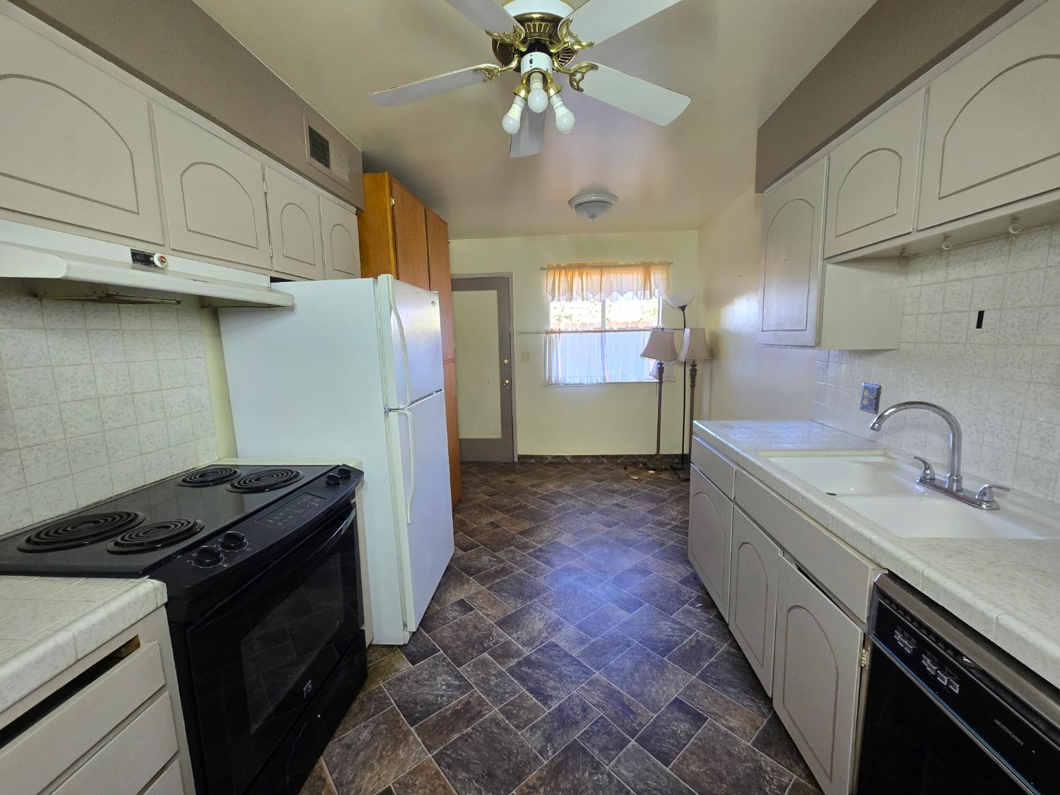 4002 E Dakota Ave #112, Fresno, CA 93726