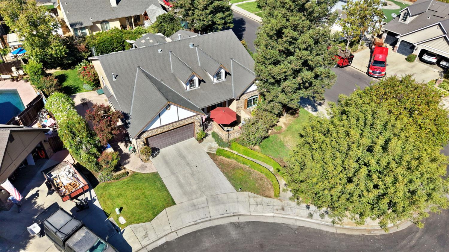 1828 N Orangewood Ave, Clovis, CA 93619