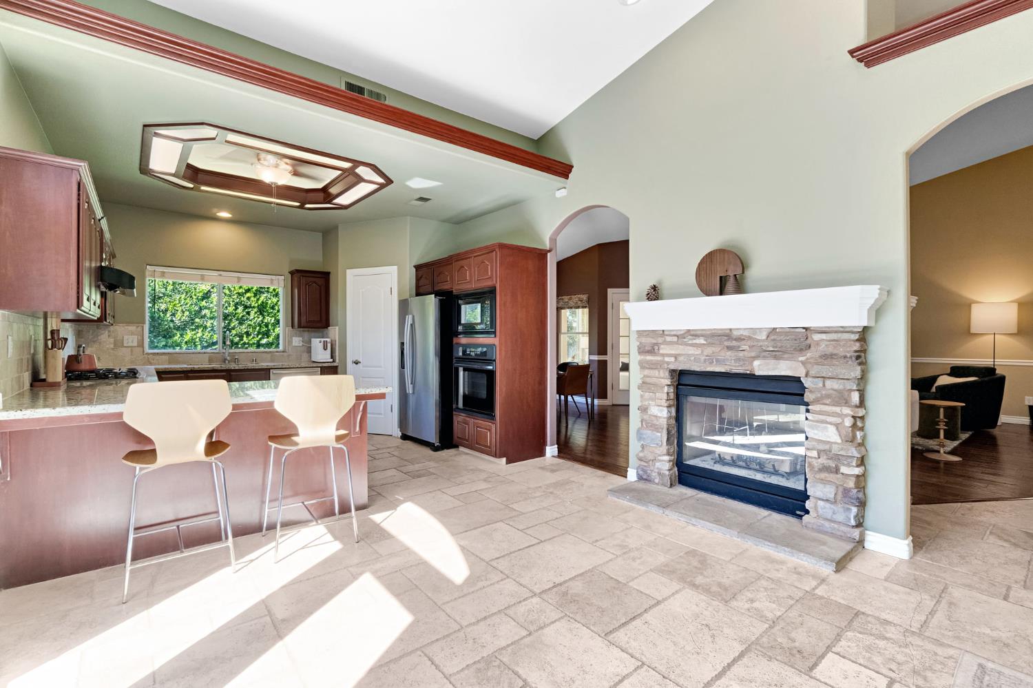 1828 N Orangewood Ave, Clovis, CA 93619