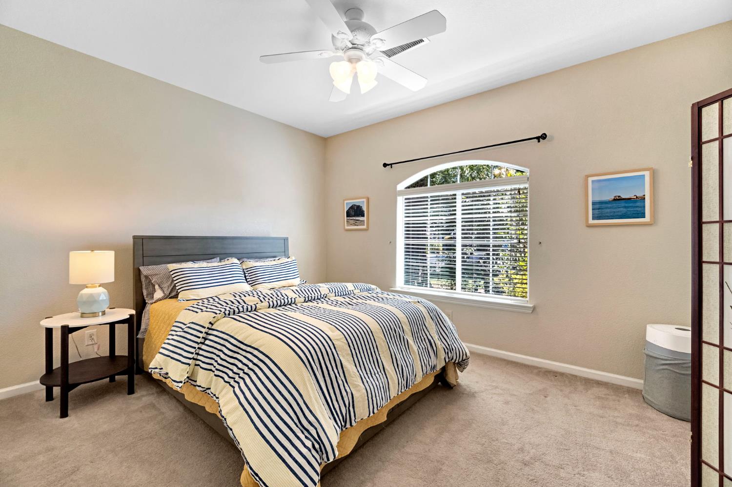 1828 N Orangewood Ave, Clovis, CA 93619