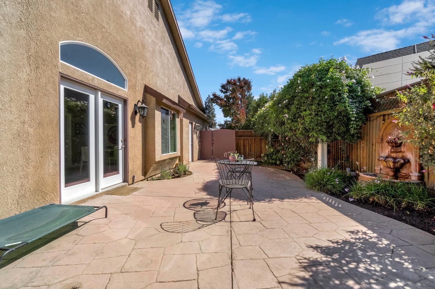 1828 N Orangewood Ave, Clovis, CA 93619